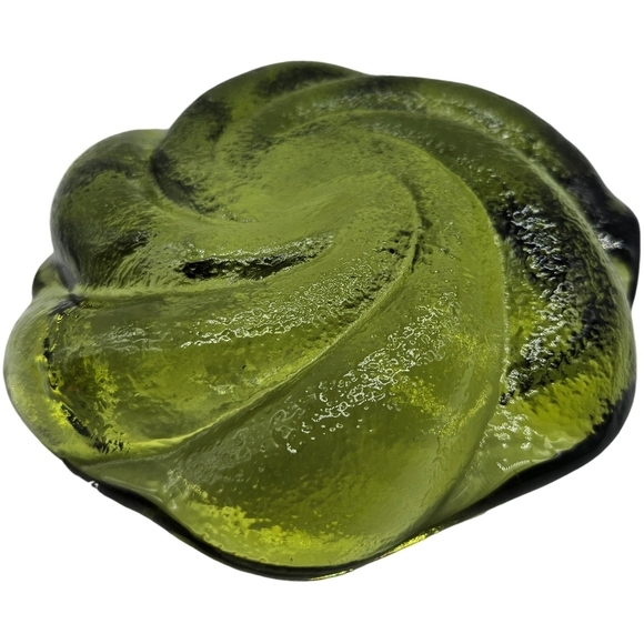FENTON avocado green glass MCM swirl dish - Picture 4 of 6